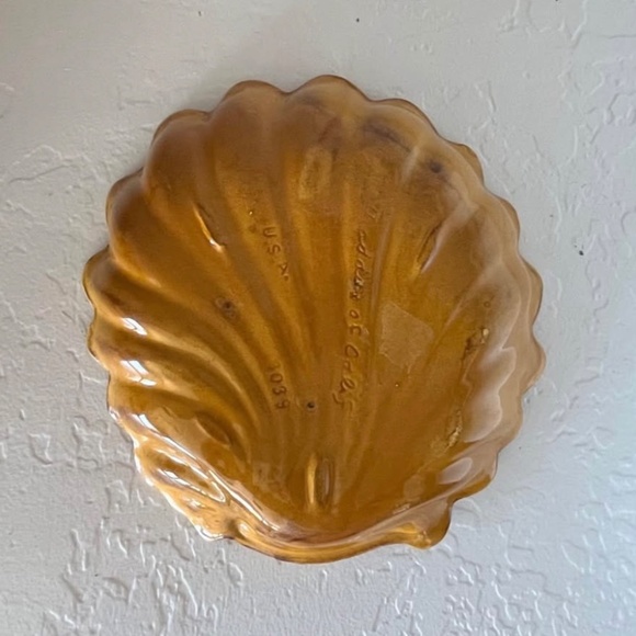 MCM Clam Shell Pottery Dish by Maddox of California - Picture 2 of 3